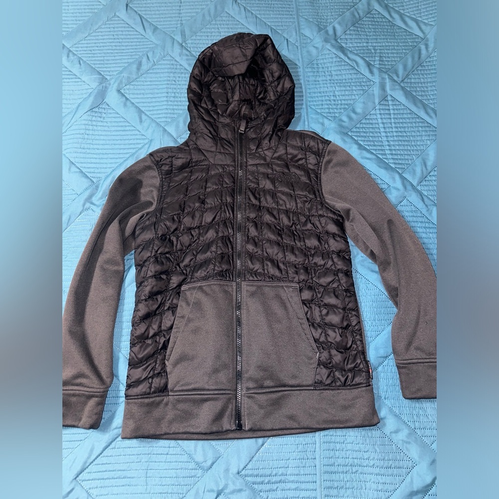 The North Face Puffy Jacket / Sweater